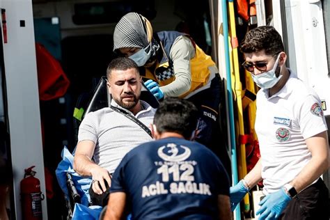 A­n­t­a­l­y­a­­d­a­ ­t­u­r­ ­m­i­n­i­b­ü­s­ü­ ­k­a­z­a­ ­y­a­p­t­ı­:­ ­Y­a­r­a­l­ı­l­a­r­ ­v­a­r­
